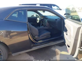 Dodge Challenger - 13935 € / 27254.49 лв. - 73818656 8