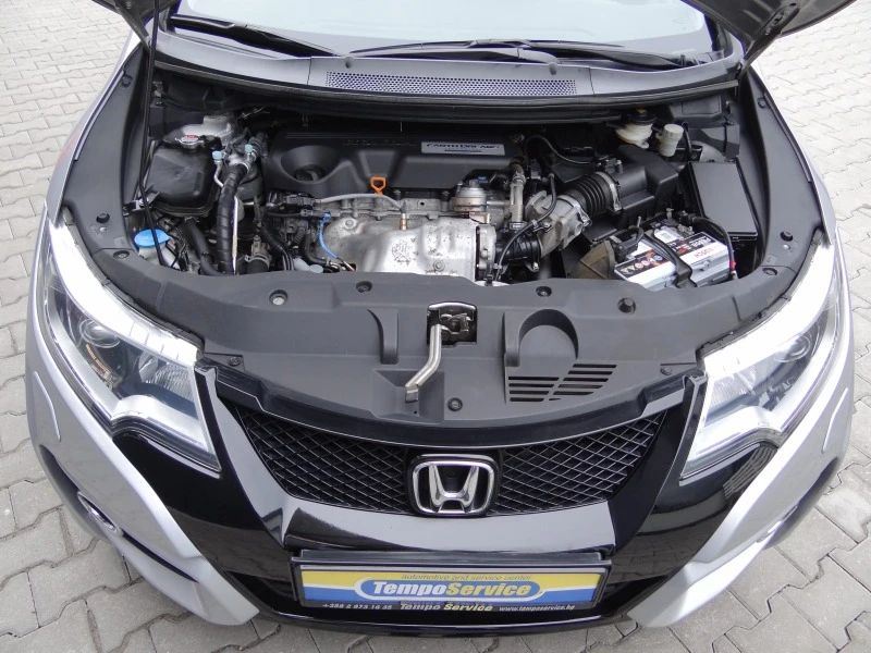 Honda Civic Tourer 1.6 i-dtec / NAVI / CAMERA / LED /Euro-6B/, снимка 16 - Автомобили и джипове - 44765851