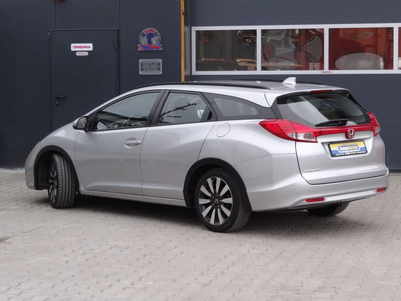 Honda Civic Tourer 1.6 i-dtec / NAVI / CAMERA / LED /Euro-6B/, снимка 3 - Автомобили и джипове - 44765851