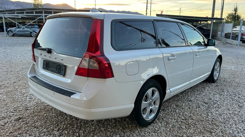 Volvo V70 2.0D-136к.с.-ВНОС ИТАЛИЯ, снимка 3 - Автомобили и джипове - 47796615