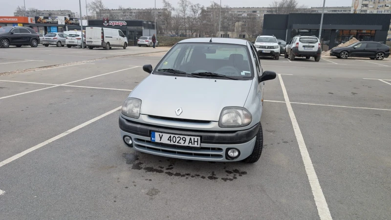 Renault Clio, снимка 1 - Автомобили и джипове - 49304328