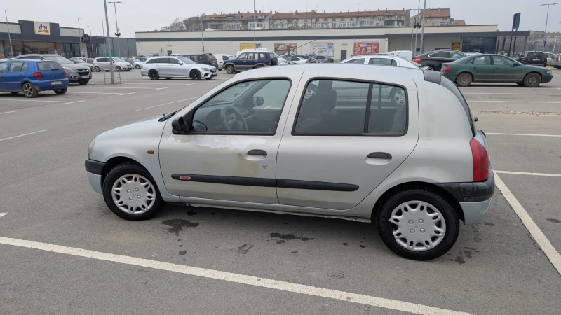 Renault Clio, снимка 2 - Автомобили и джипове - 49304328