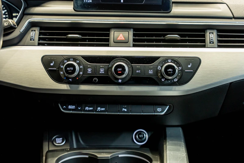 Audi A4 2.0 TFSI, снимка 12 - Автомобили и джипове - 51505667