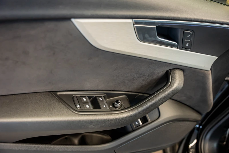 Audi A4 2.0 TFSI, снимка 13 - Автомобили и джипове - 51505667