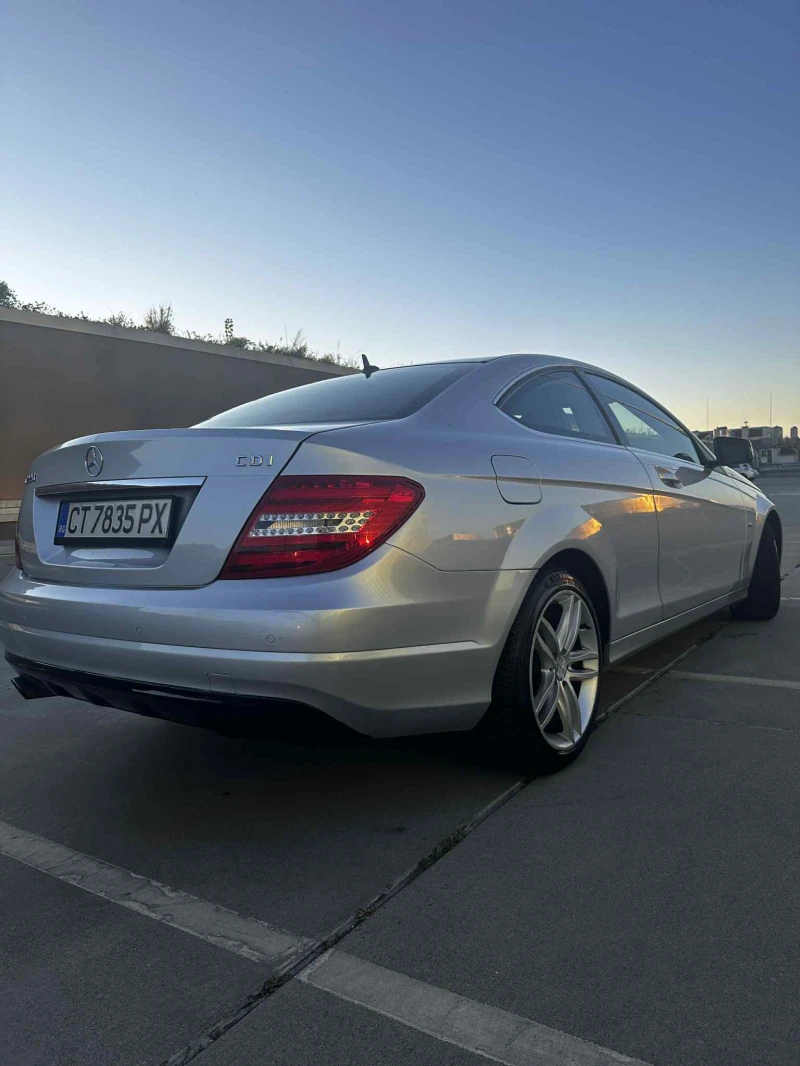 Mercedes-Benz C 220, снимка 5 - Автомобили и джипове - 52404614