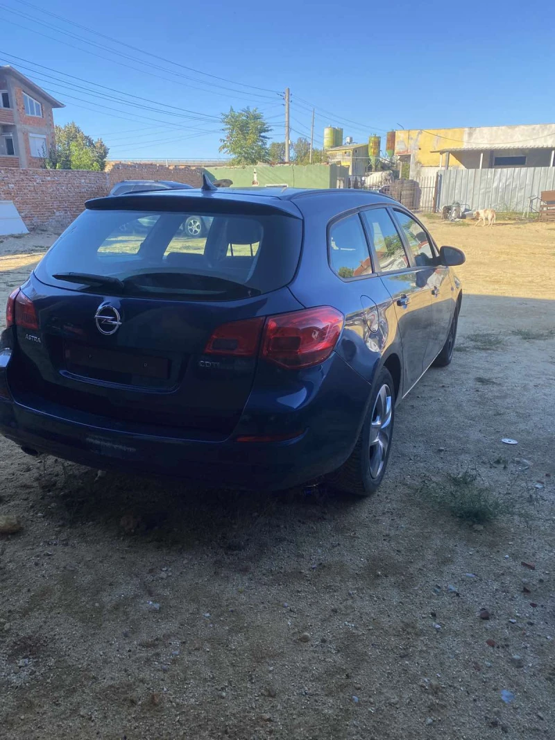 Opel Astra J 2.0 , снимка 3 - Автомобили и джипове - 52588006