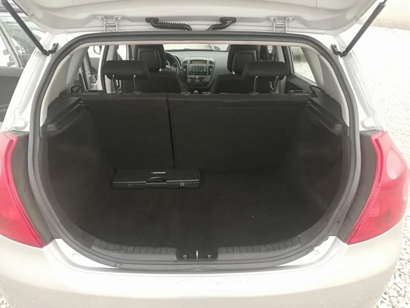 Kia Ceed 1.6crdi kli 90ks, снимка 11 - Автомобили и джипове - 52816137