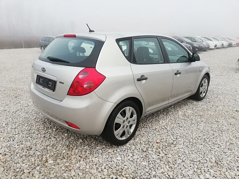 Kia Ceed 1.6crdi kli 90ks, снимка 6 - Автомобили и джипове - 52816137