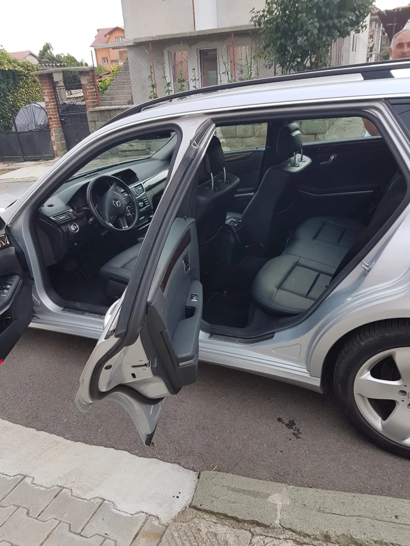 Mercedes-Benz E 250, снимка 4 - Автомобили и джипове - 52903909