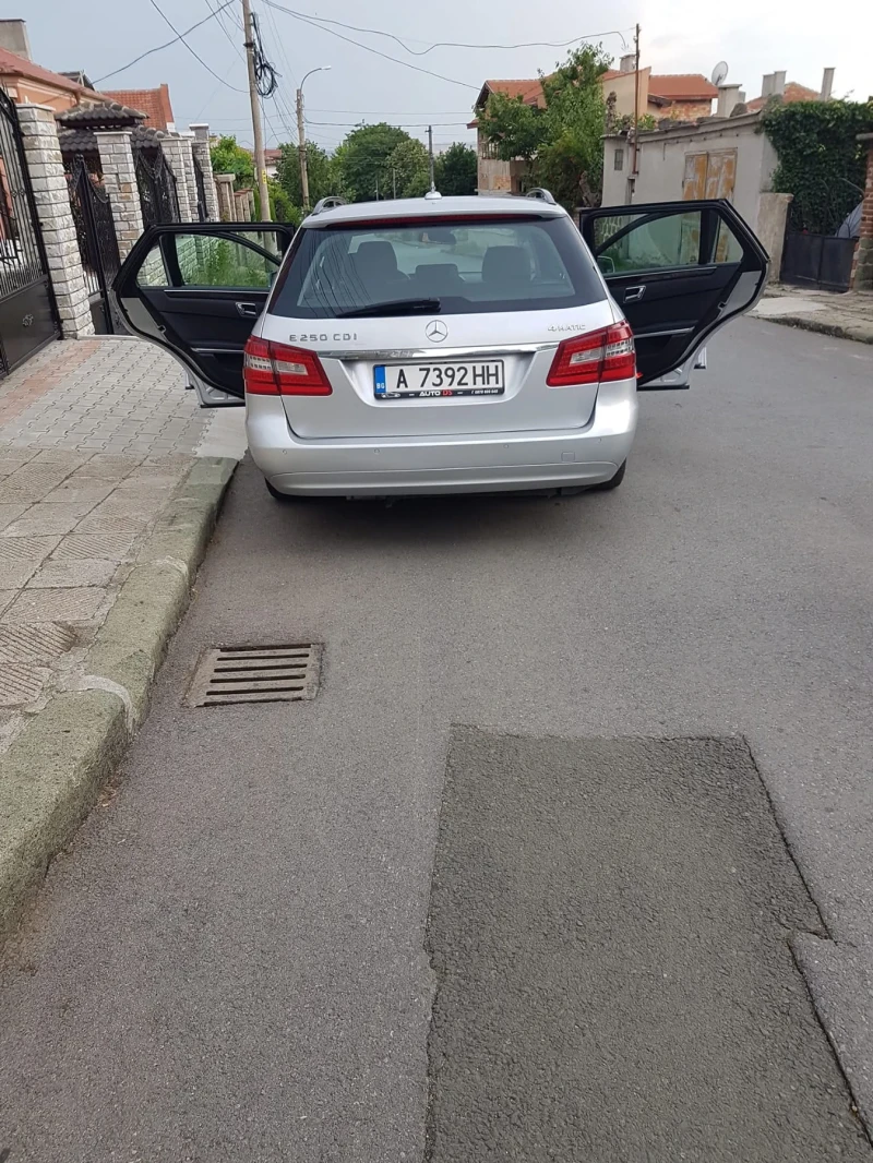 Mercedes-Benz E 250, снимка 2 - Автомобили и джипове - 52903909