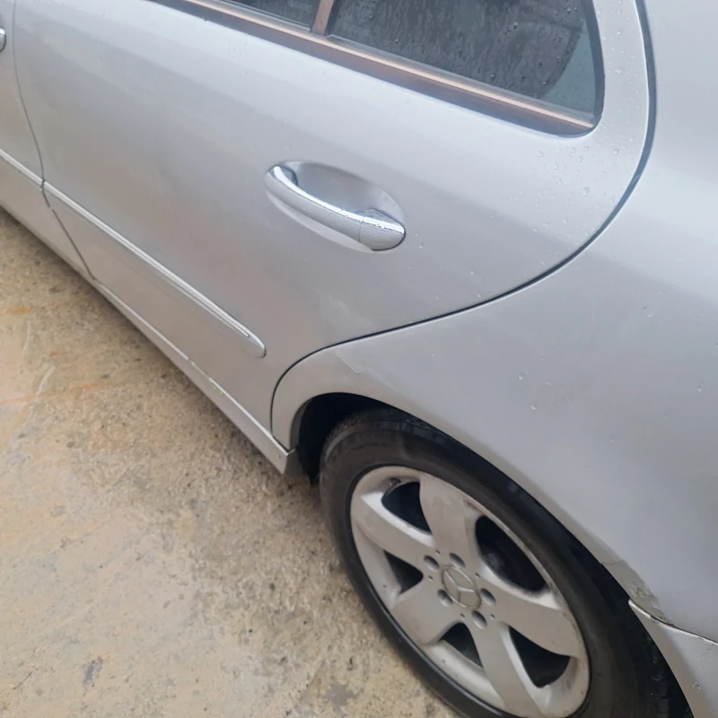 Mercedes-Benz E 270 2.7, снимка 10 - Автомобили и джипове - 53287388