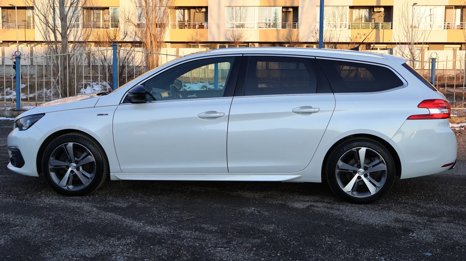 Peugeot 308 GT-LINE FACE НАВИГАЦИЯ KEYLESSGO CARPLAY FULL LED - изображение 8