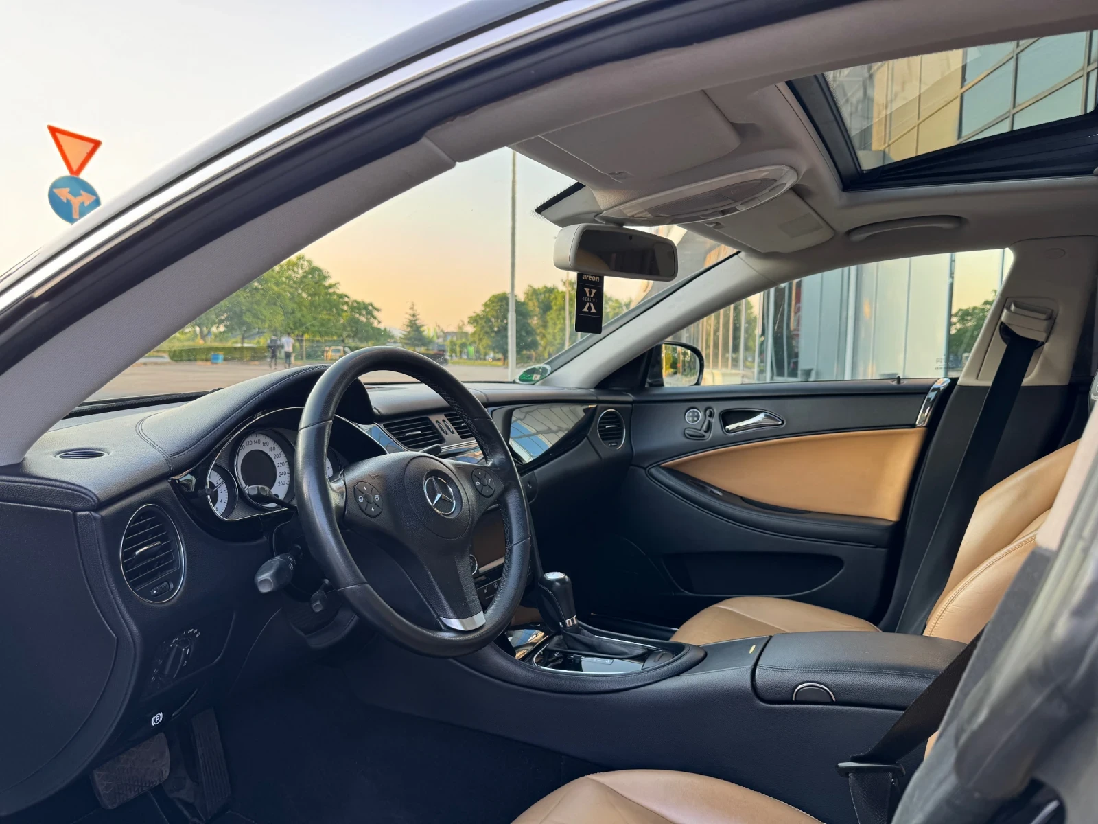 Mercedes-Benz CLS 350 Facelift / Harman Kardon | Mobile.bg — изображение 10