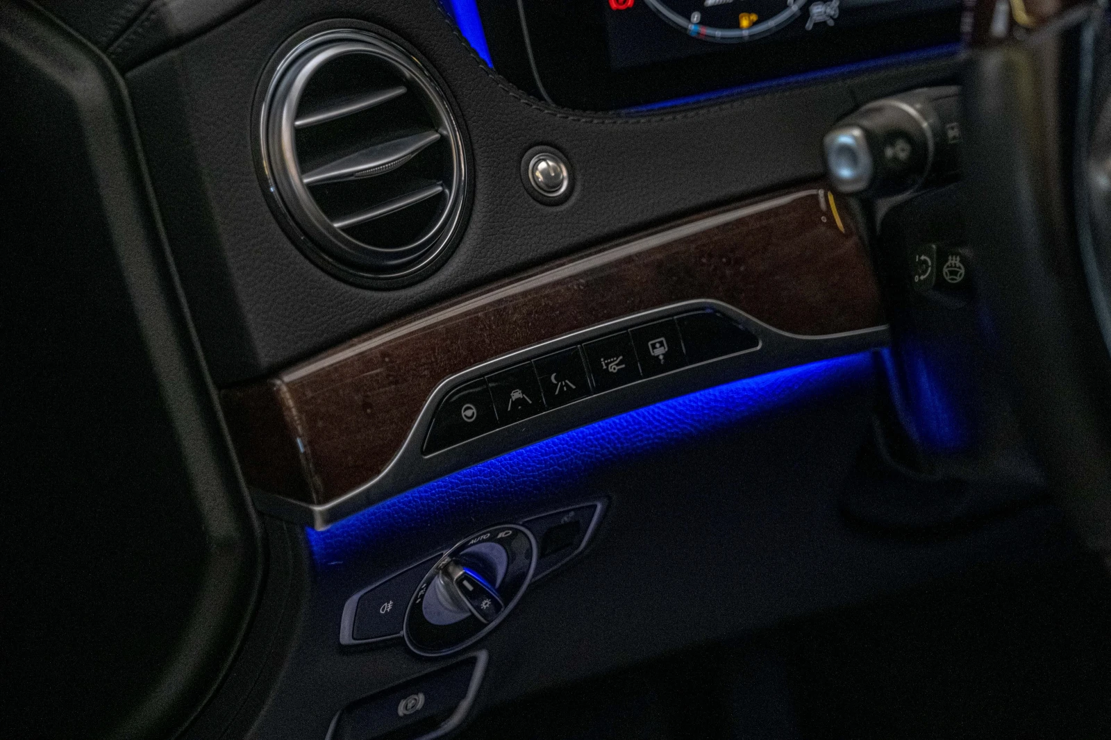 Mercedes-Benz S 560 4M/Long/AMG/HuD/RSE/Burm/Пано/Дистроник/Обдухване/ - изображение 8