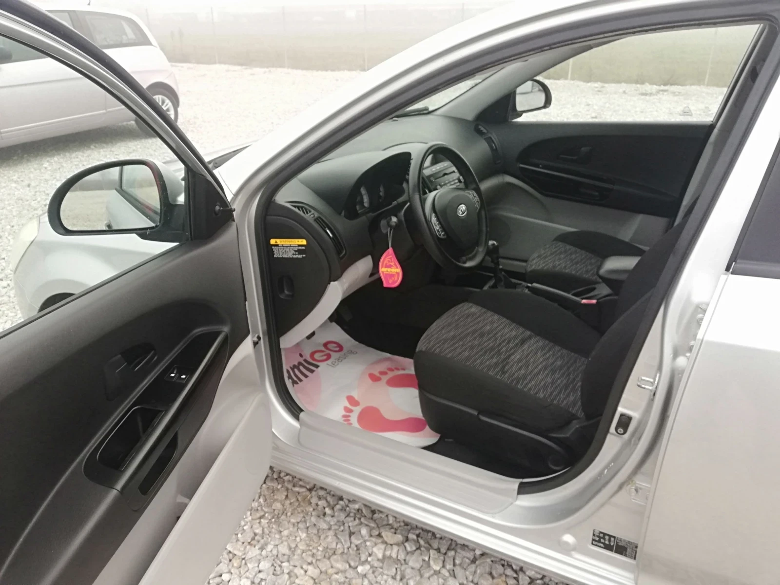 Kia Ceed 1.6crdi kli 90ks - изображение 9