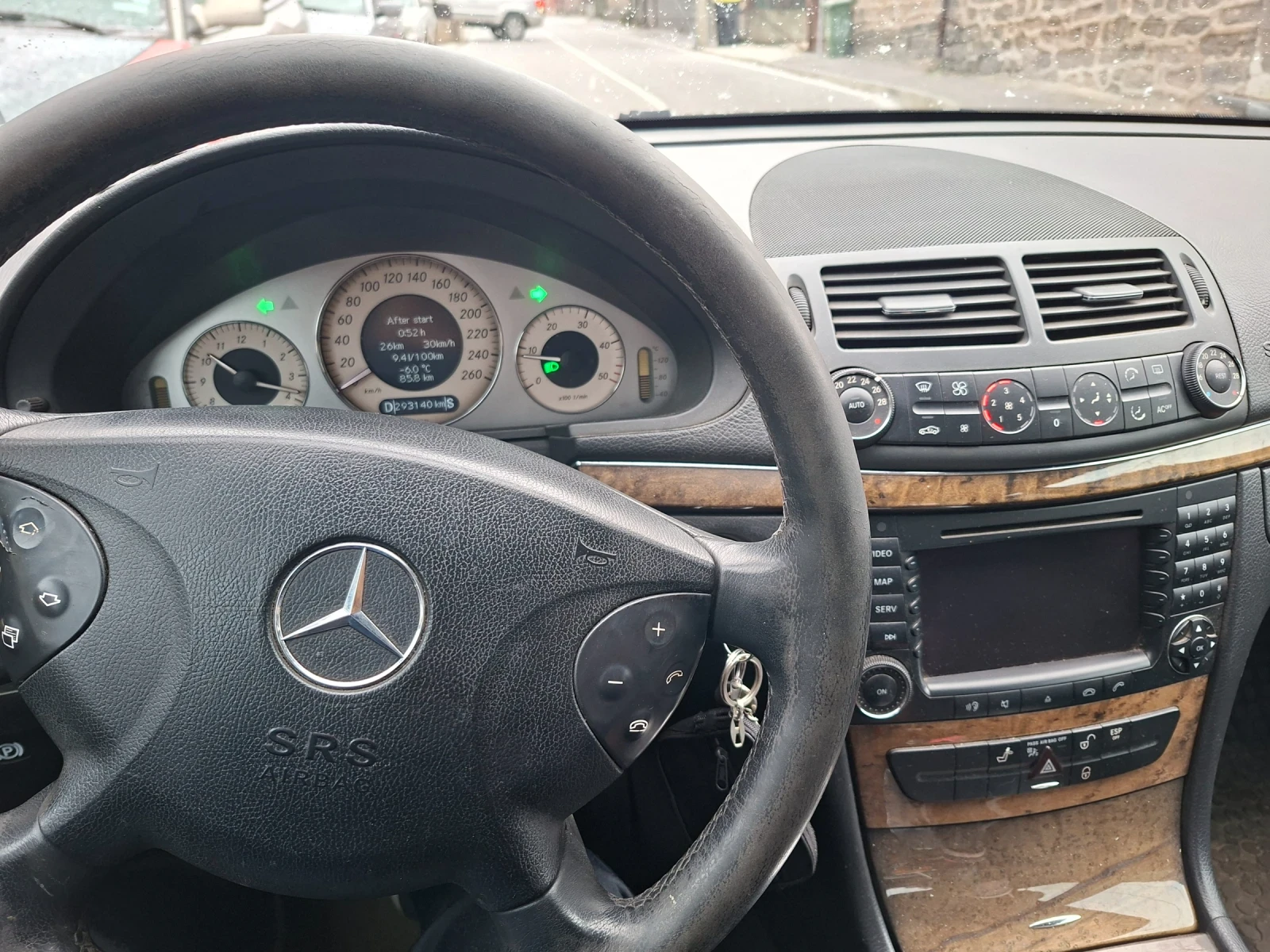 Mercedes-Benz E 270 2.7 - изображение 2