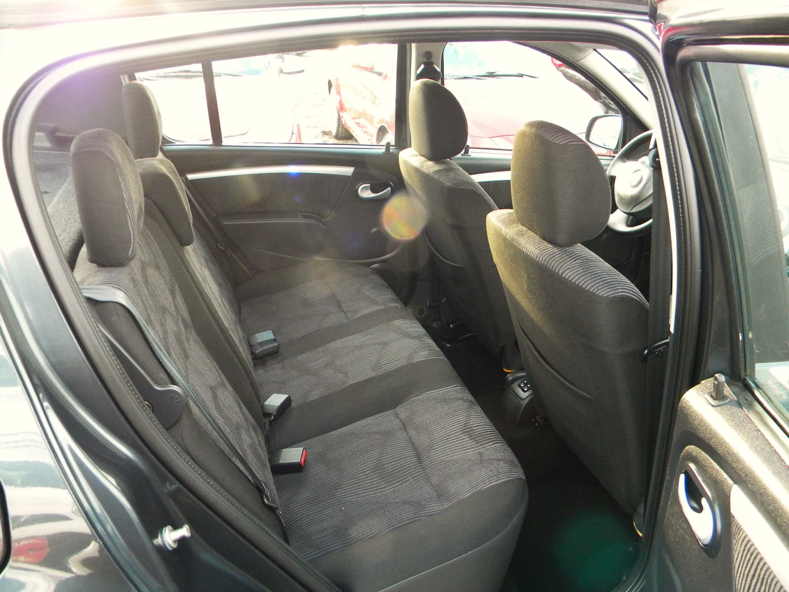 Dacia Sandero 1.4* ����� ���������* ����4 | Mobile.bg � ����������� 11