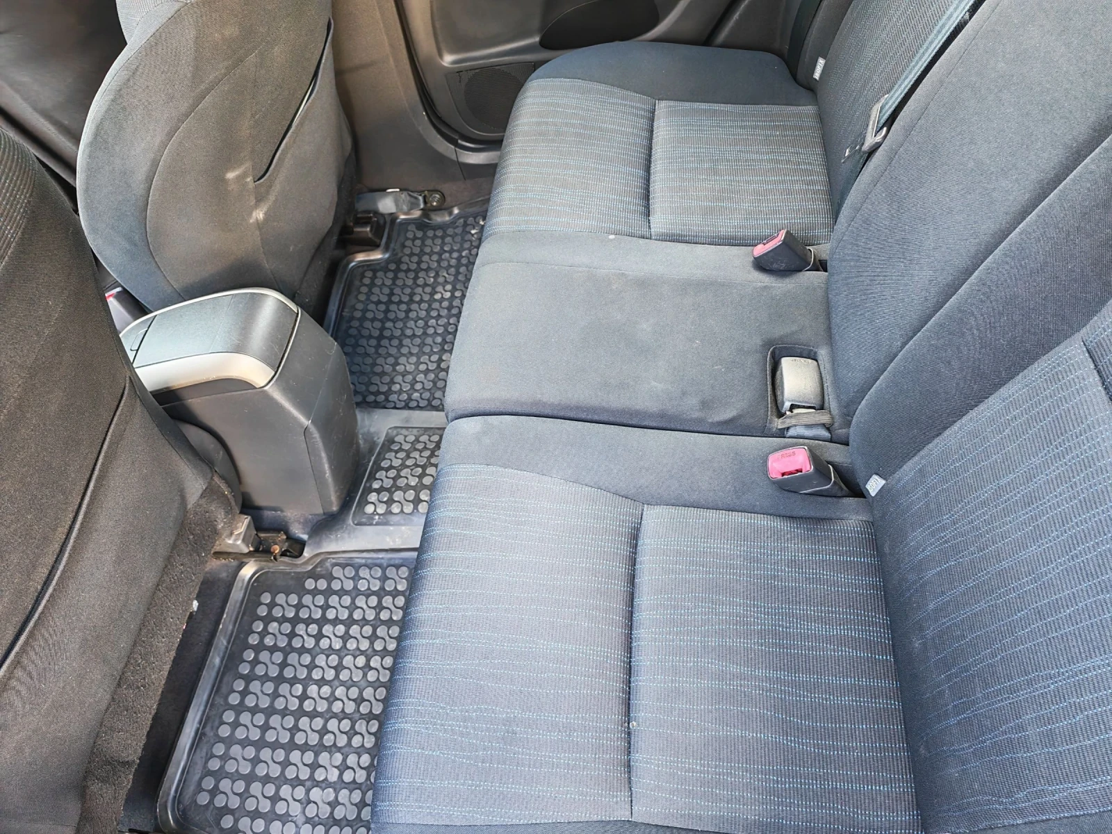 Toyota Auris 1.6 Газов инжекцион, снимка 7 - Автомобили и джипове - 53737761