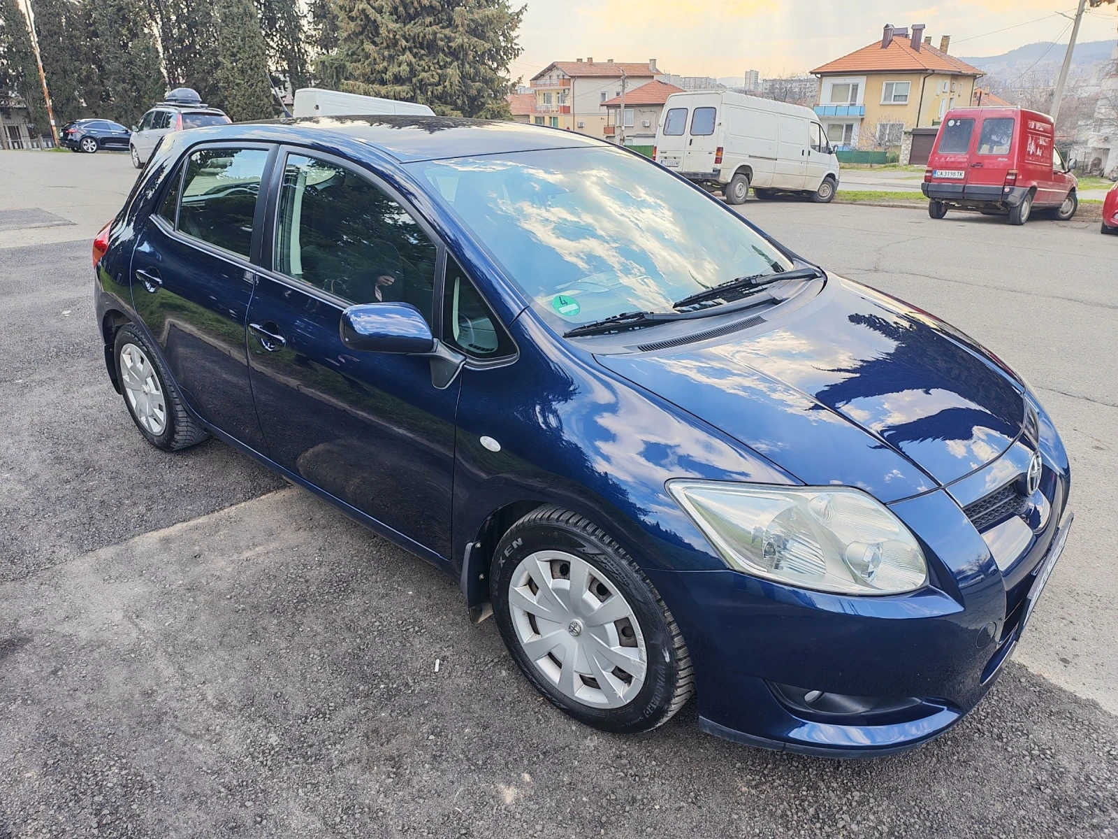 Toyota Auris 1.6 Газов инжекцион, снимка 3 - Автомобили и джипове - 53737761