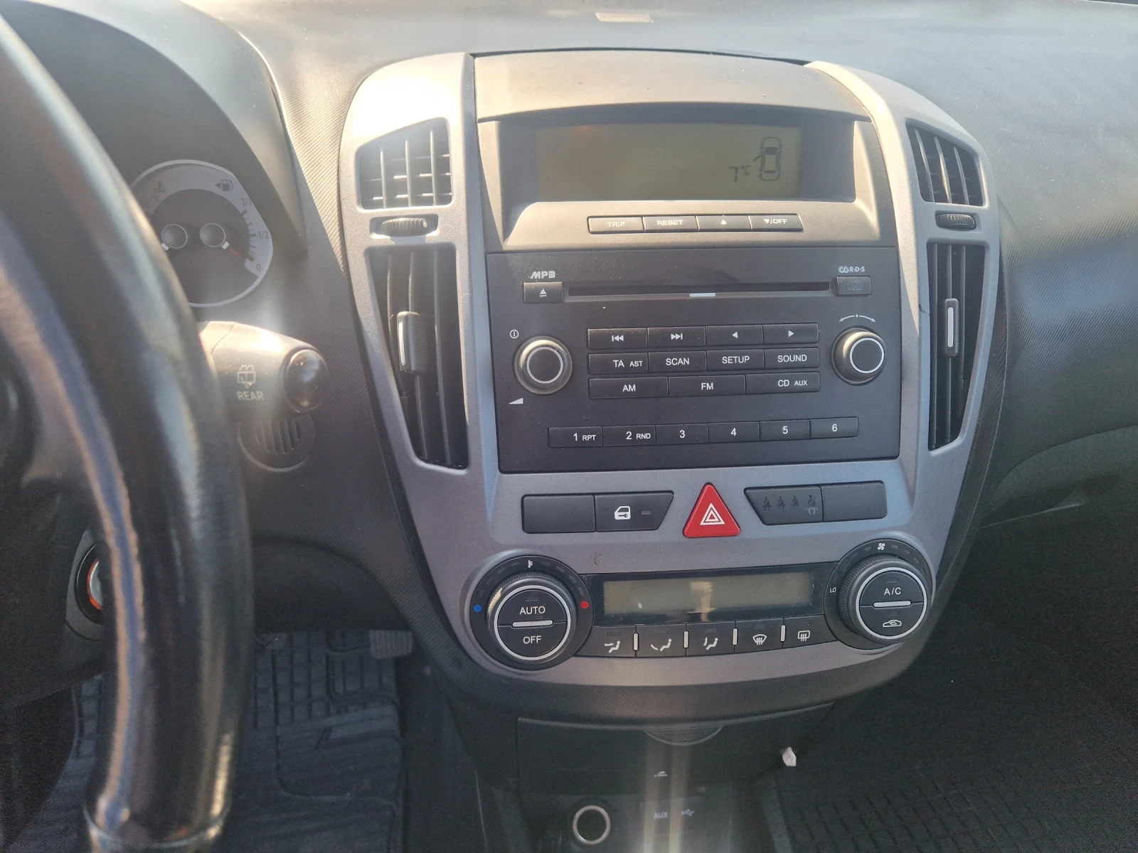 Kia Ceed 1.6cdti 116 k.s, снимка 8 - Автомобили и джипове - 53846443