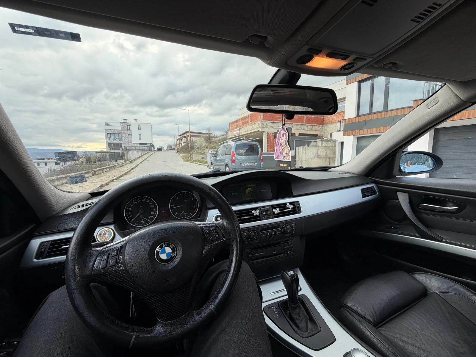 BMW 320, снимка 10 - Автомобили и джипове - 54030083