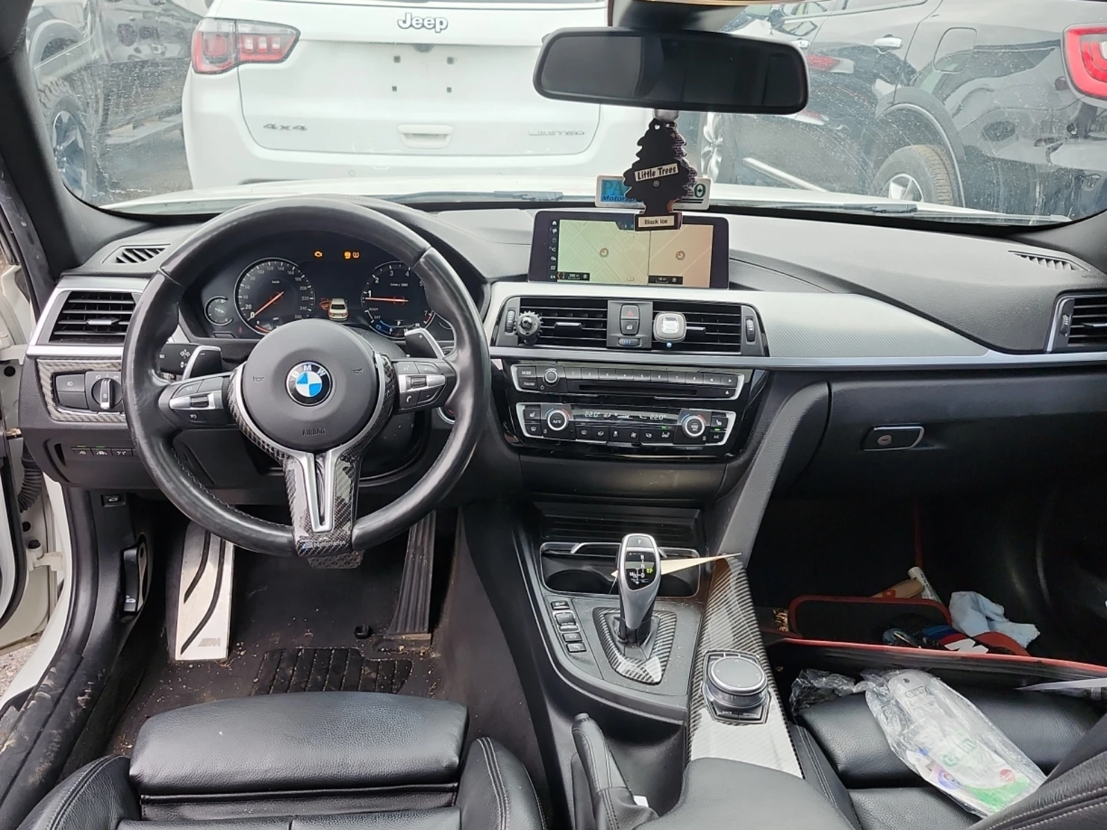 BMW 330 i xDrive* * M-PACK* * CARFAX* * , снимка 10 - Автомобили и джипове - 54387460