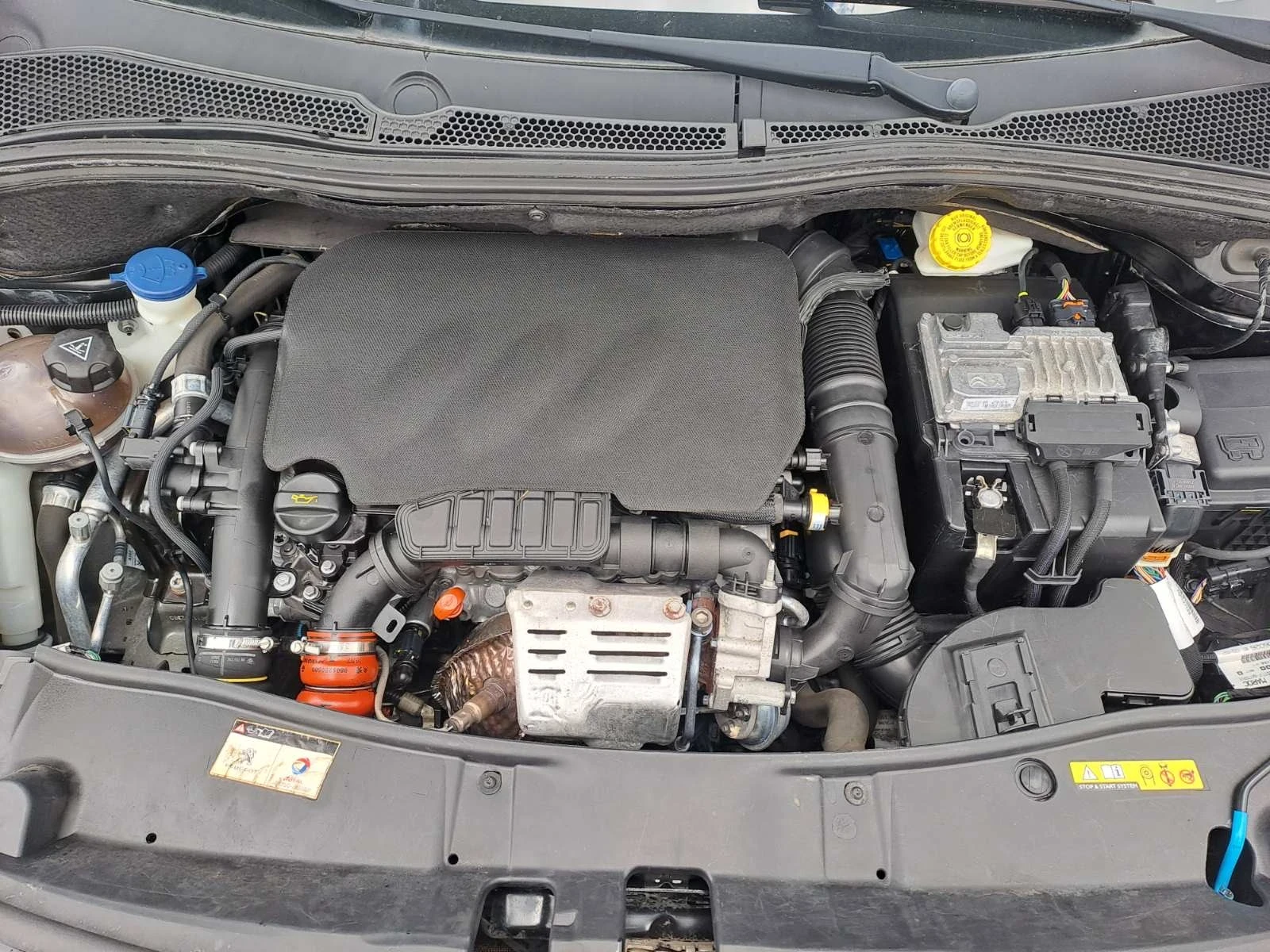 Peugeot 2008 1.2, снимка 16 - Автомобили и джипове - 54453587