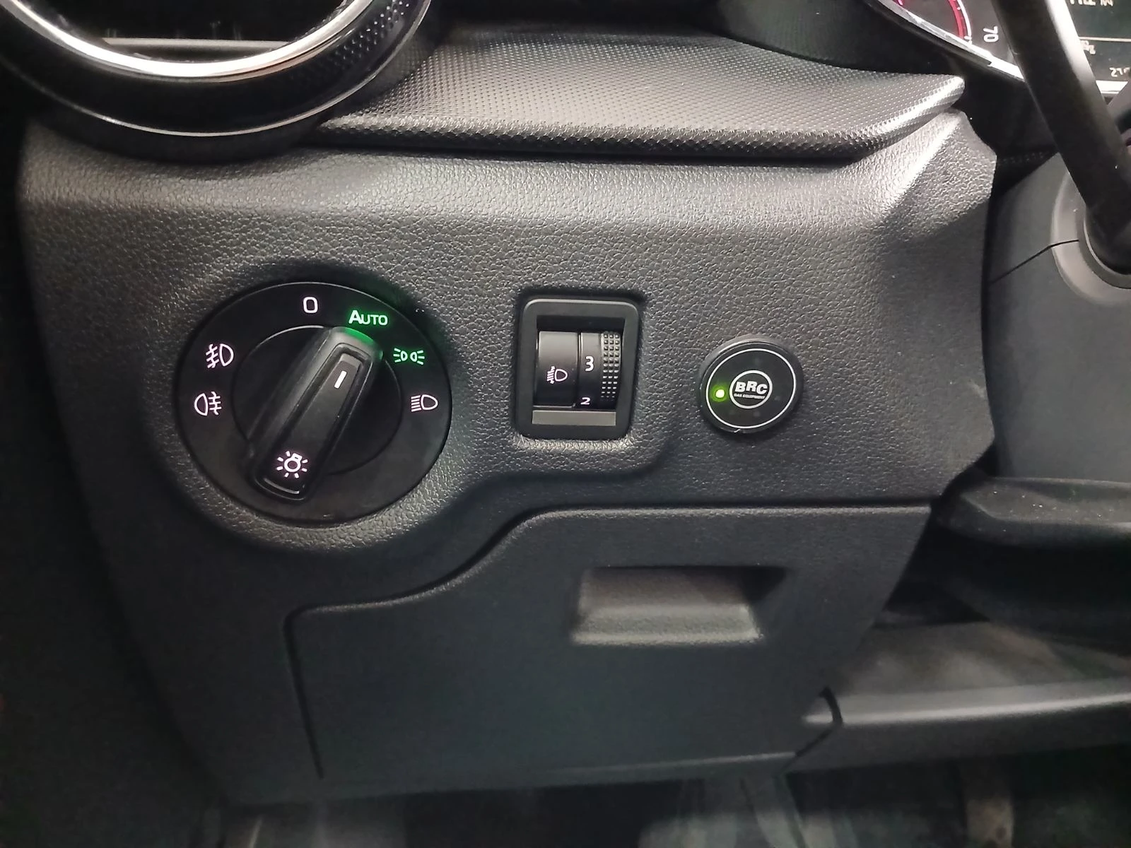 Skoda Fabia 1.0 MPI/65 �.�./LPG | Mobile.bg � ����������� 11