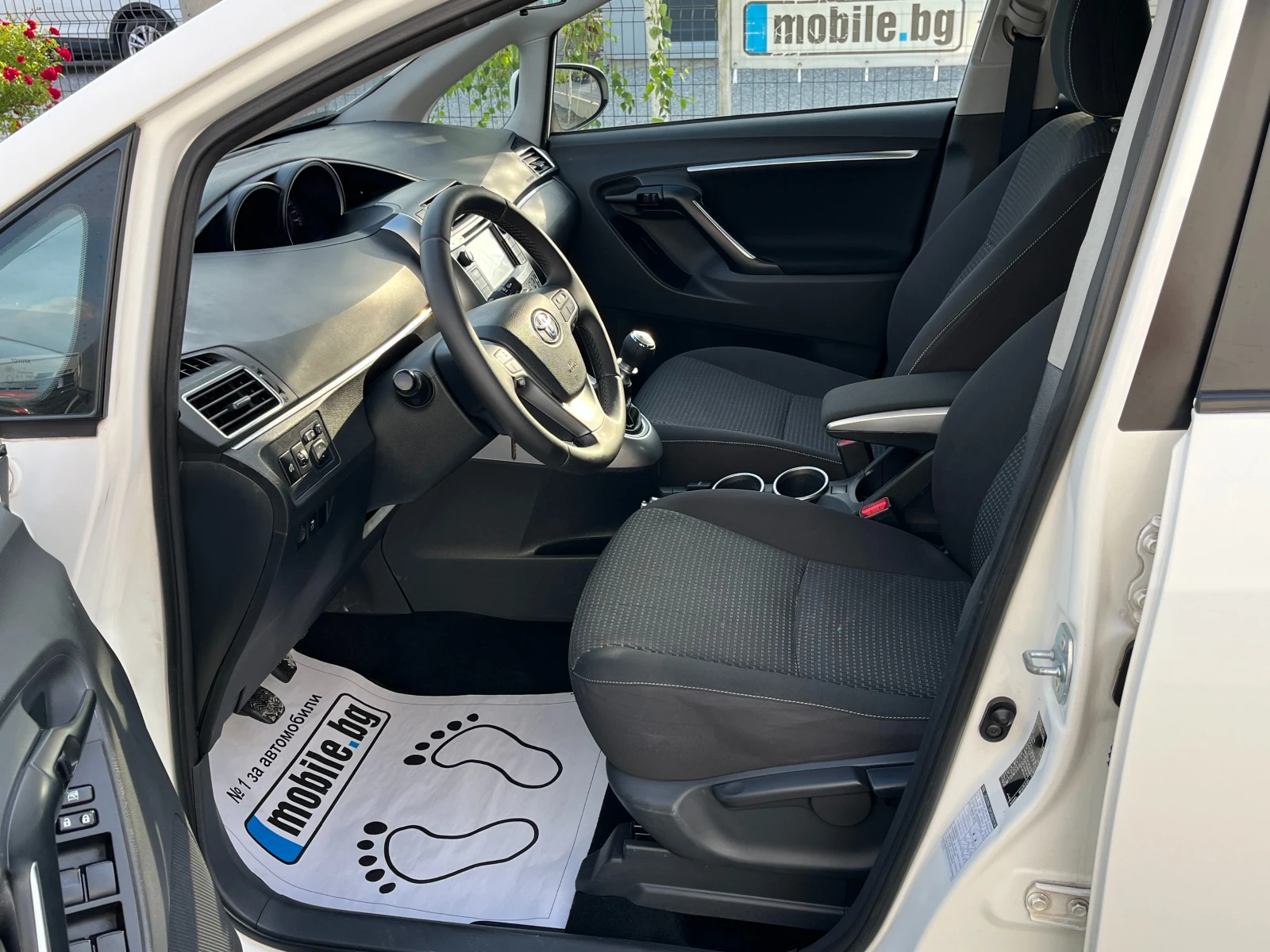 Toyota Verso 1.6D4D-Навигация, Камера, снимка 13 - Автомобили и джипове - 54774042