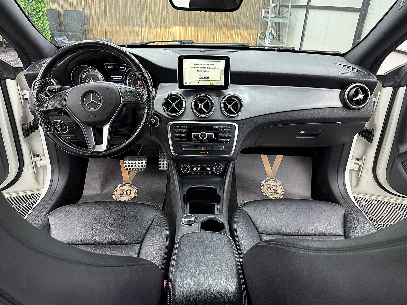 Mercedes-Benz CLA 250 4-MATIC/AMG/PANORAMA/СОБСТВЕН ЛИЗИНГ, снимка 14 - Автомобили и джипове - 54837568