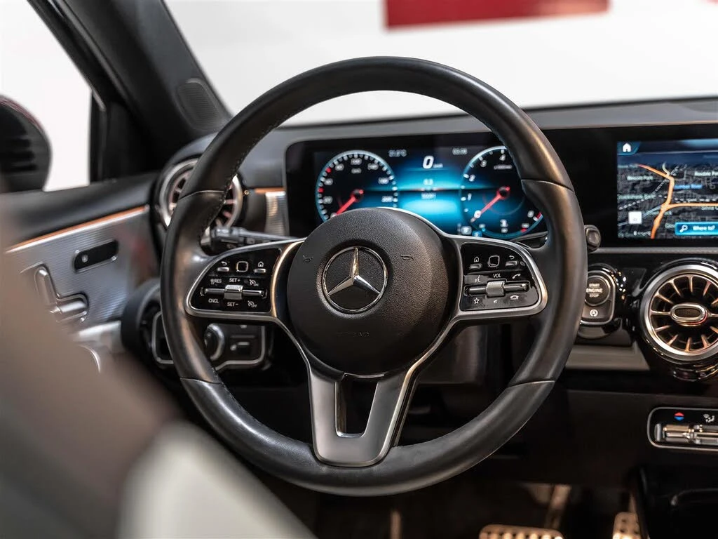 Mercedes-Benz A 250 4MATIC AWD | 360 | Погрев | Ambient, снимка 7 - Автомобили и джипове - 54871124