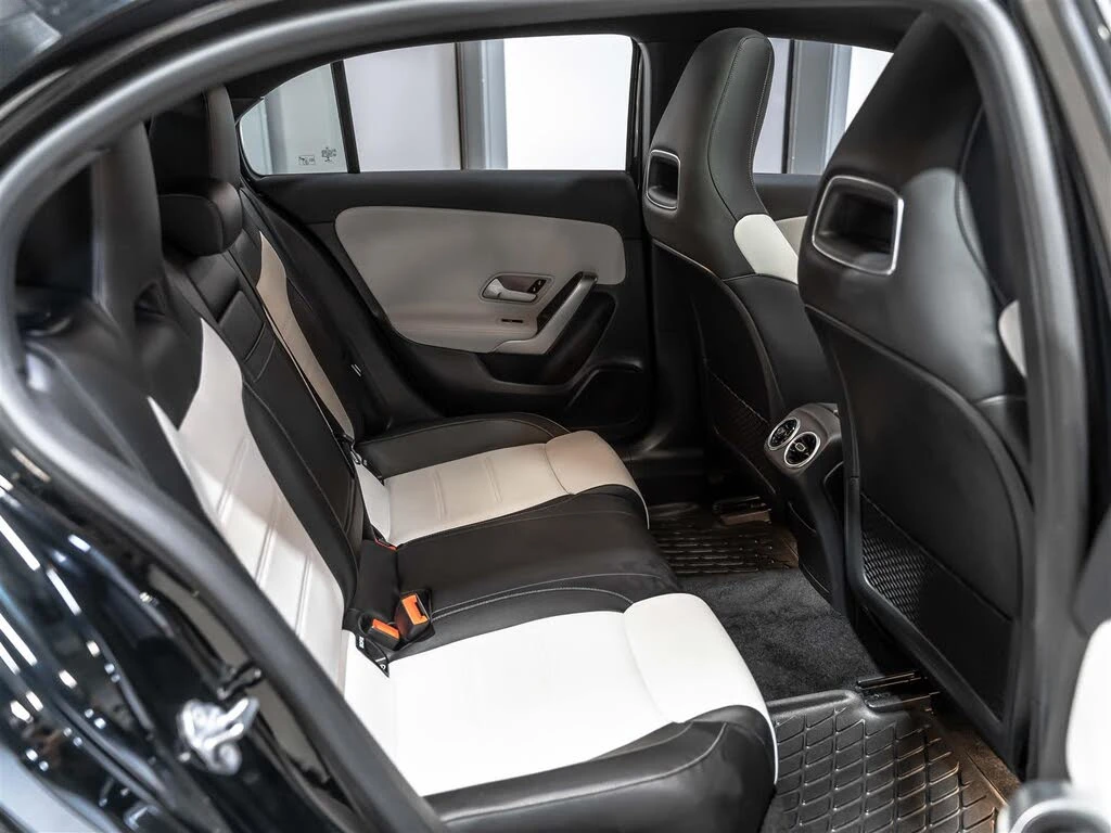 Mercedes-Benz A 250 4MATIC AWD | 360 | Погрев | Ambient, снимка 11 - Автомобили и джипове - 54871124