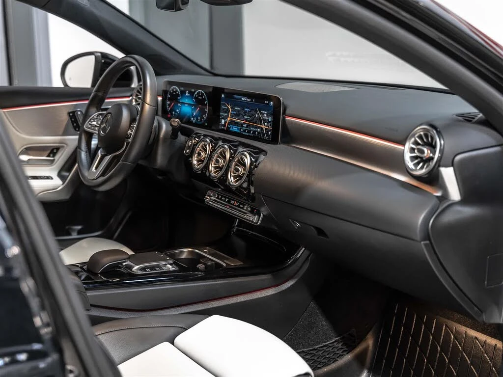 Mercedes-Benz A 250 4MATIC AWD | 360 | Погрев | Ambient, снимка 9 - Автомобили и джипове - 54871124