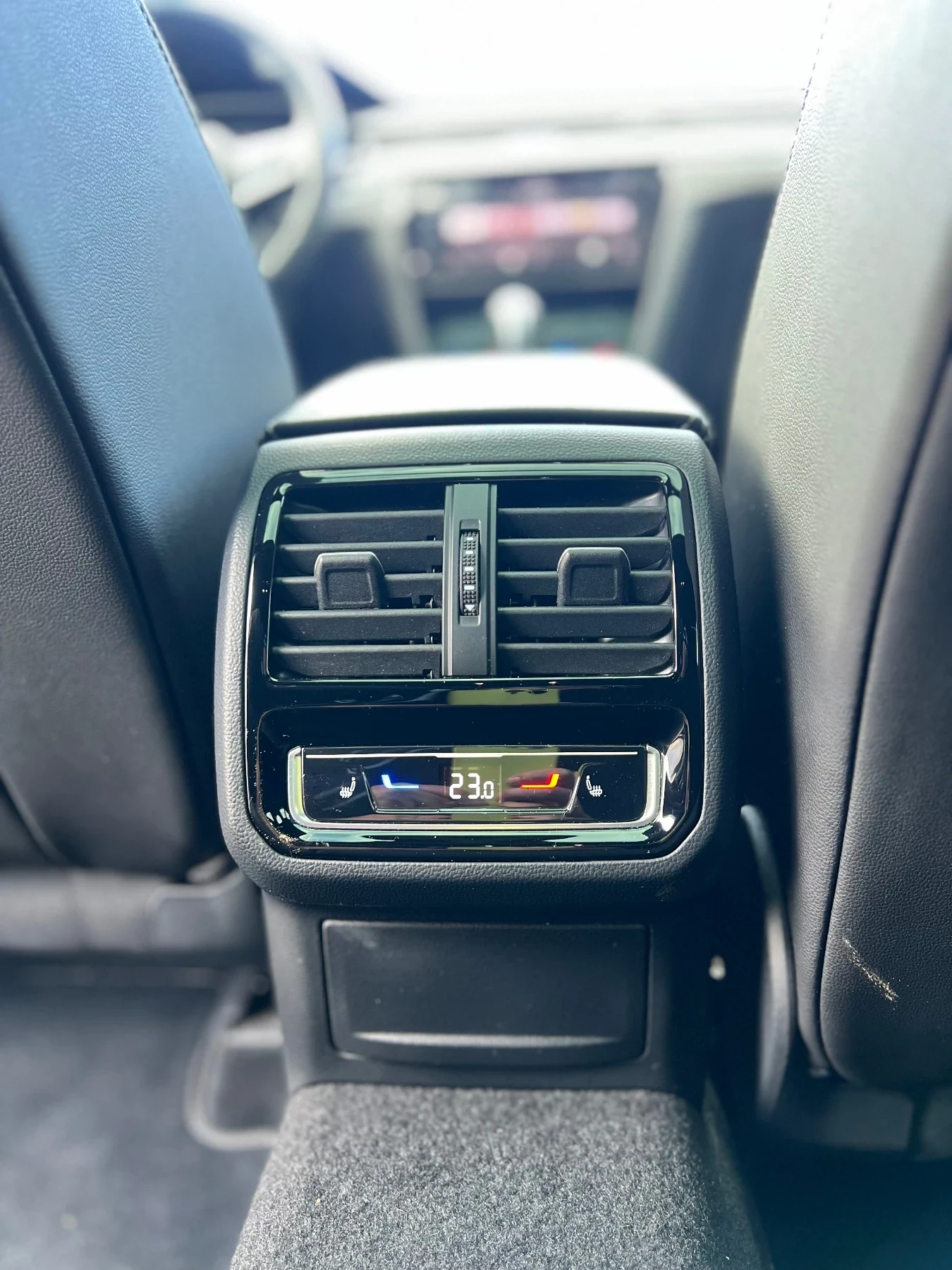 VW Arteon SHOOTING BRAKE R-LINE 100% РЕАЛНИ КМ- КОМЕНТАР, снимка 12 - Автомобили и джипове - 55238924