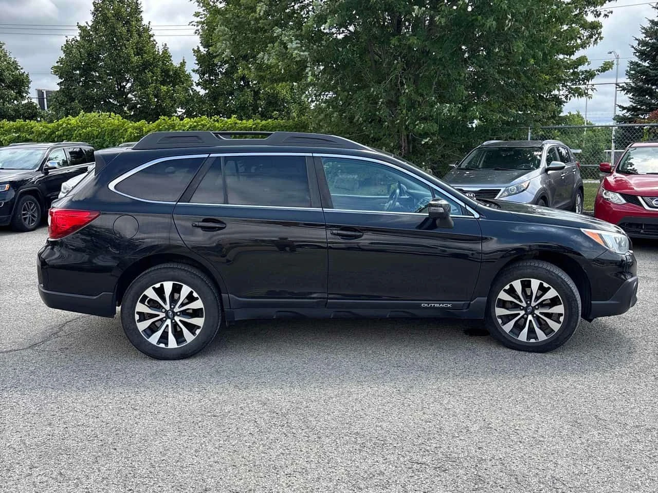 Subaru Outback Limited | CARFAX | АВТОКРЕДИТ БЕЗ ПЪРВОНАЧАЛНА , снимка 4 - Автомобили и джипове - 55414619