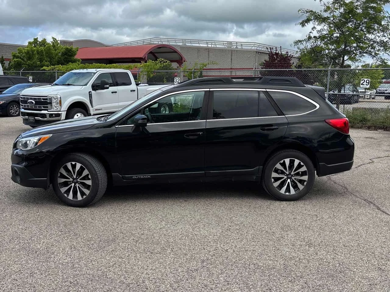 Subaru Outback Limited | CARFAX | АВТОКРЕДИТ БЕЗ ПЪРВОНАЧАЛНА , снимка 3 - Автомобили и джипове - 55414619