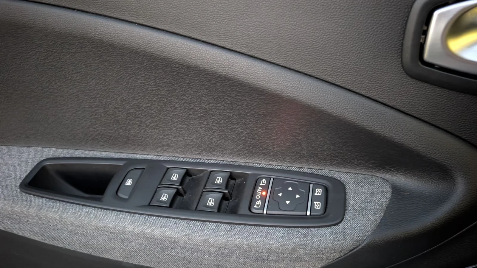 Renault Zoe Intens, снимка 14 - Автомобили и джипове - 55476255