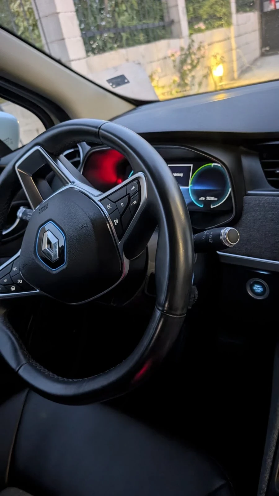 Renault Zoe Intens, снимка 8 - Автомобили и джипове - 55476255