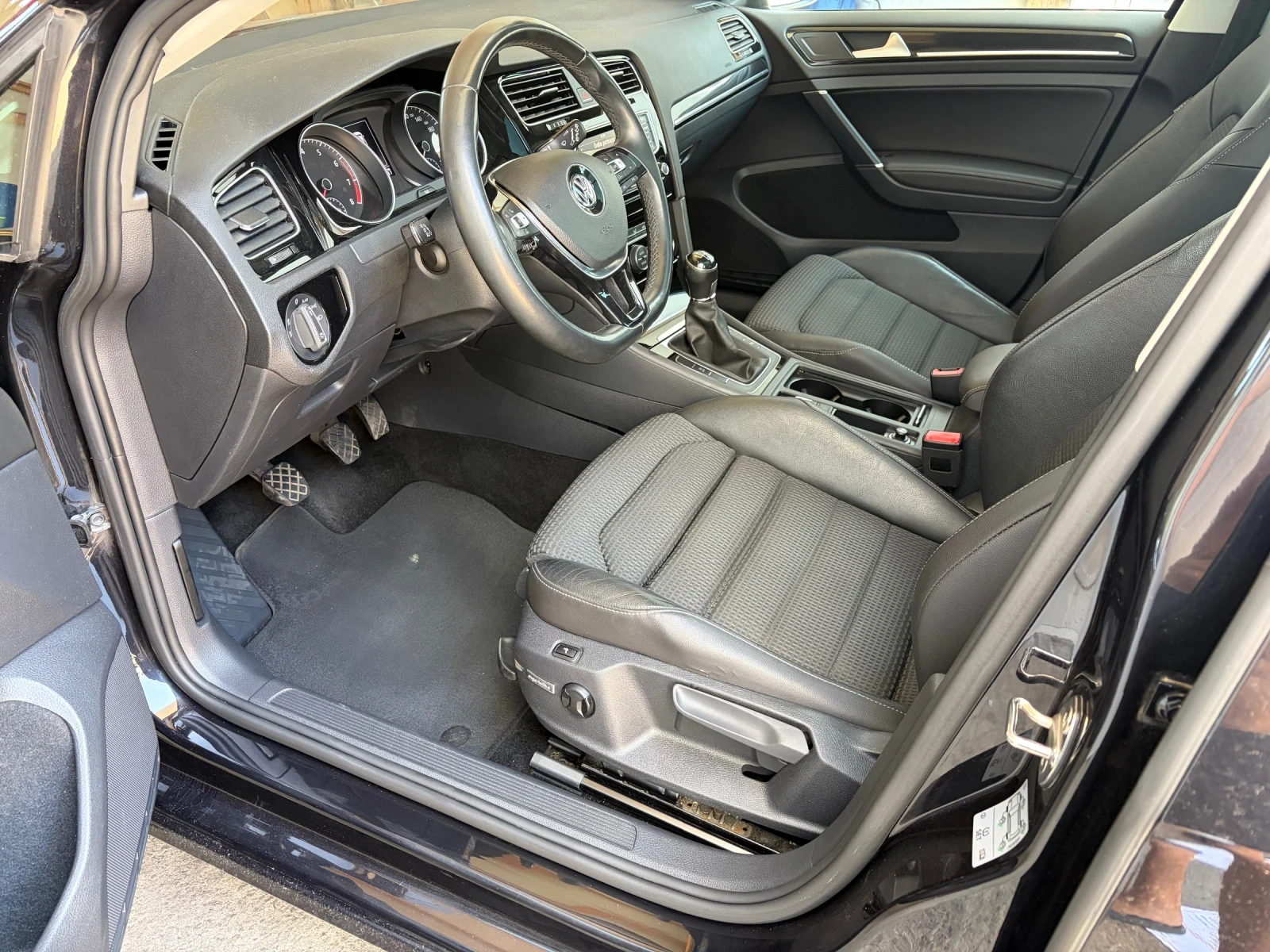 VW Golf 1.4 Tsi  HIGHLINE, снимка 9 - Автомобили и джипове - 55614619