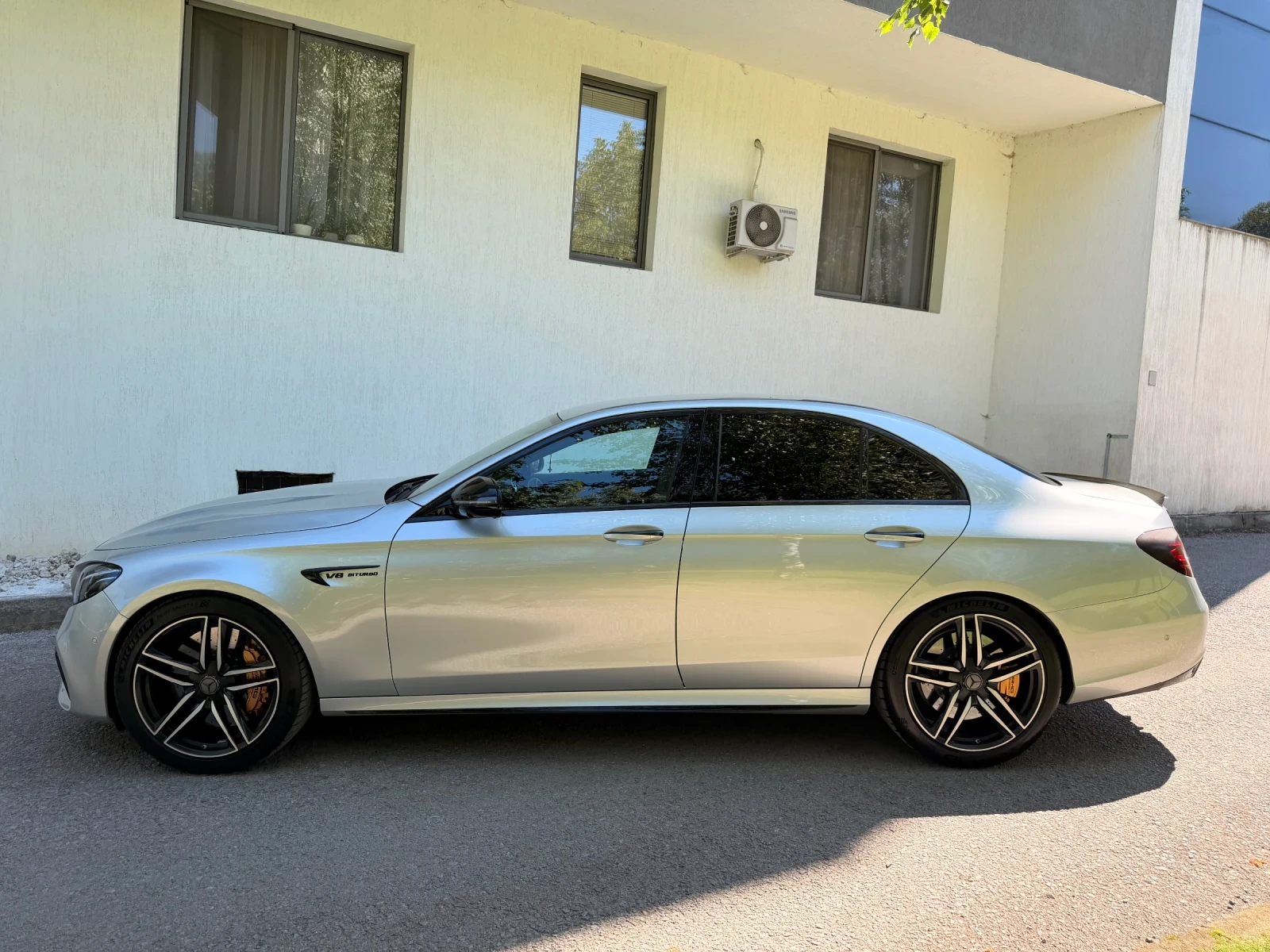 Mercedes-Benz E 63 AMG S / 4-MATIC + / BRABUS / EDITION 1, снимка 4 - Автомобили и джипове - 55736373