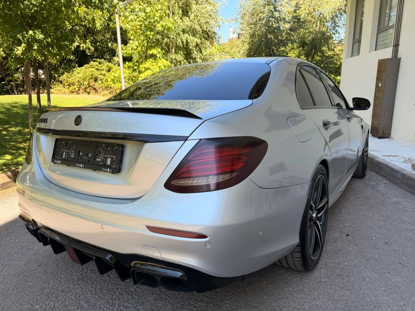 Mercedes-Benz E 63 AMG S / 4-MATIC + / BRABUS / EDITION 1, снимка 7 - Автомобили и джипове - 55736373