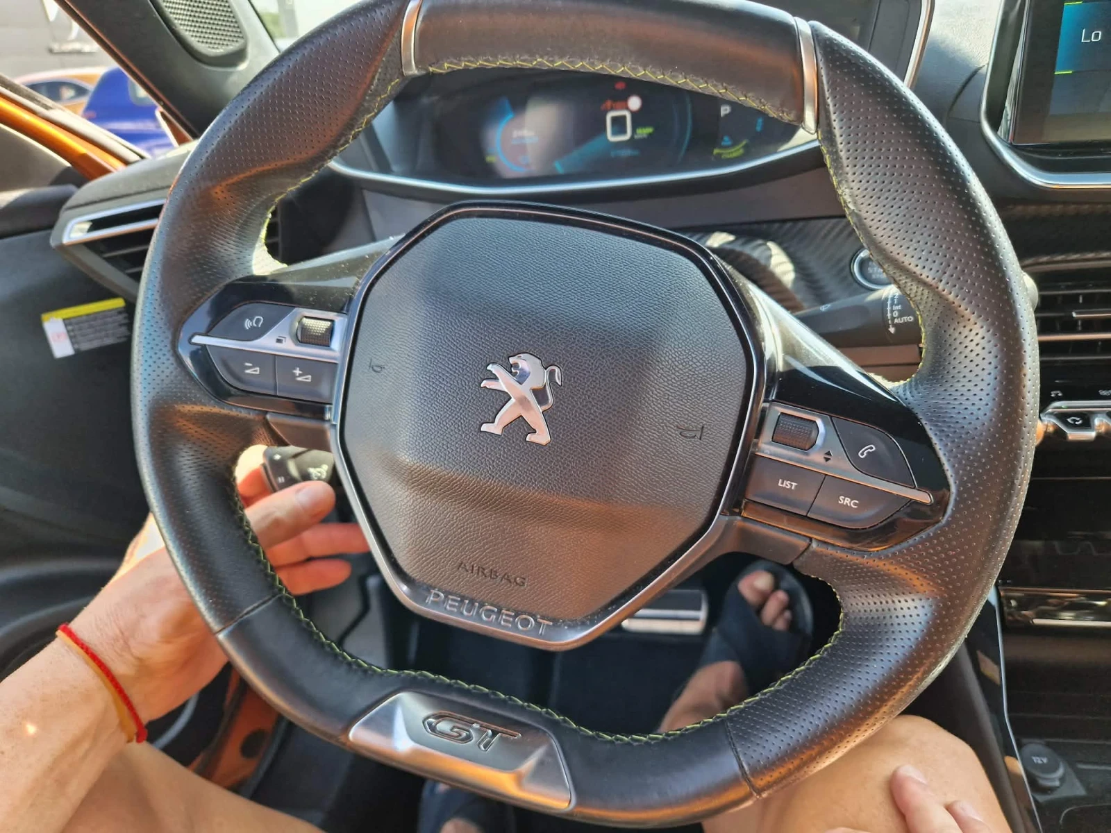 Peugeot 2008 E-2008, снимка 5 - Автомобили и джипове - 55810888