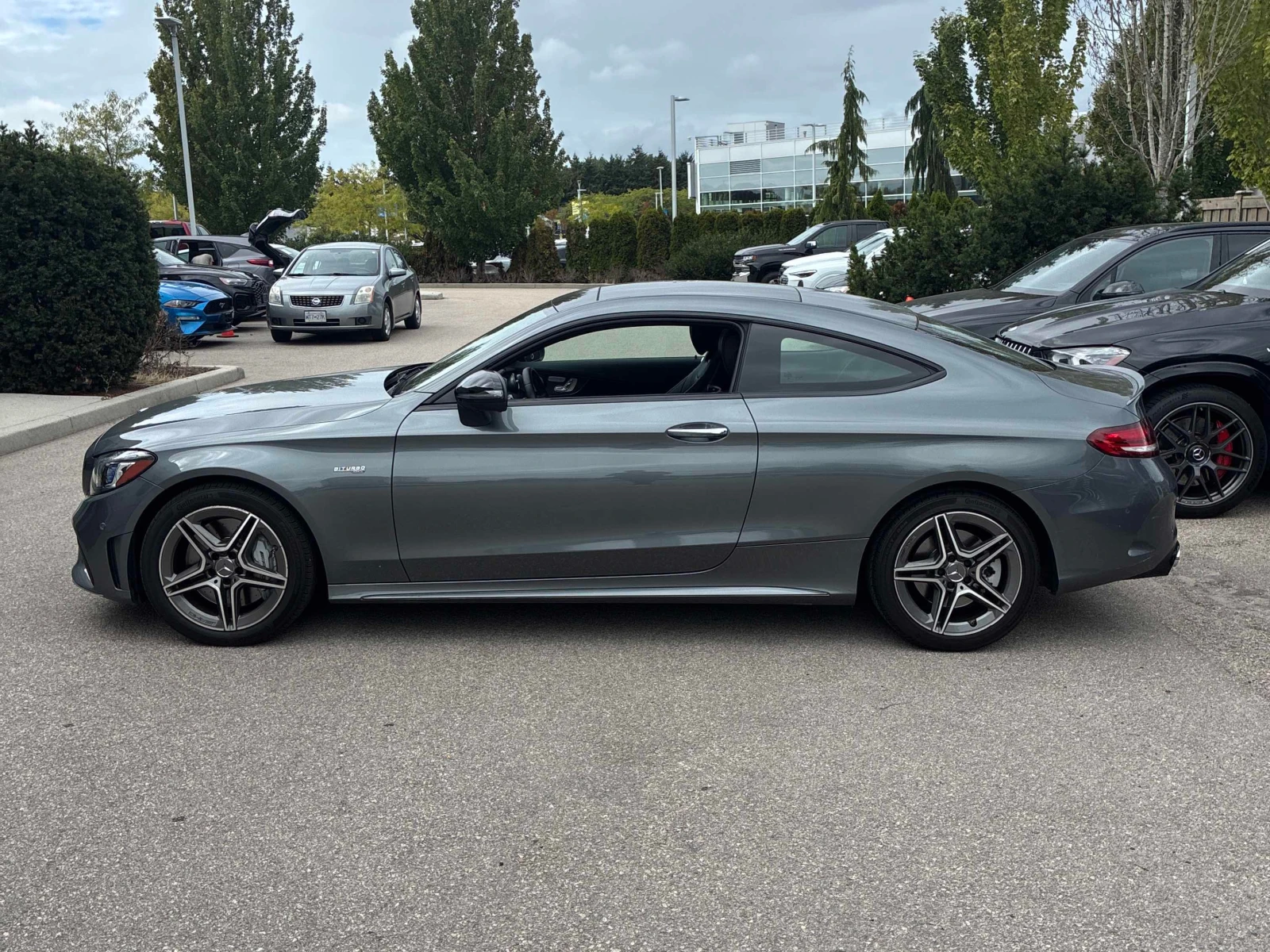 Mercedes-Benz C 43 AMG / 360 / DISTRONIC / BURMESTER / CARFAX /АВТОКРЕДИТ, снимка 2 - Автомобили и джипове - 55884115