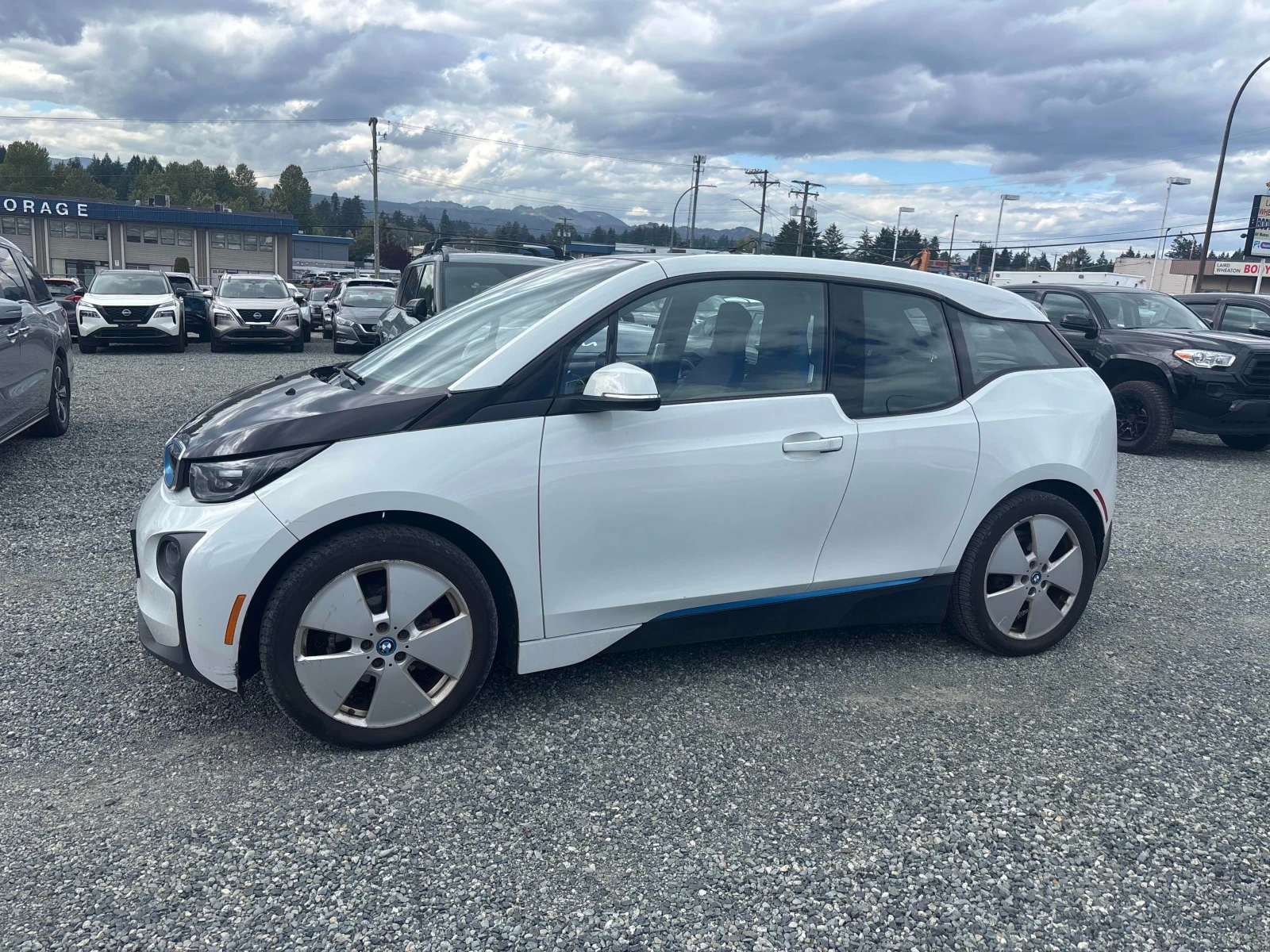 BMW i3 * Range Extender* CARFAX* АВТОКРЕДИТ* , снимка 4 - Автомобили и джипове - 55959960