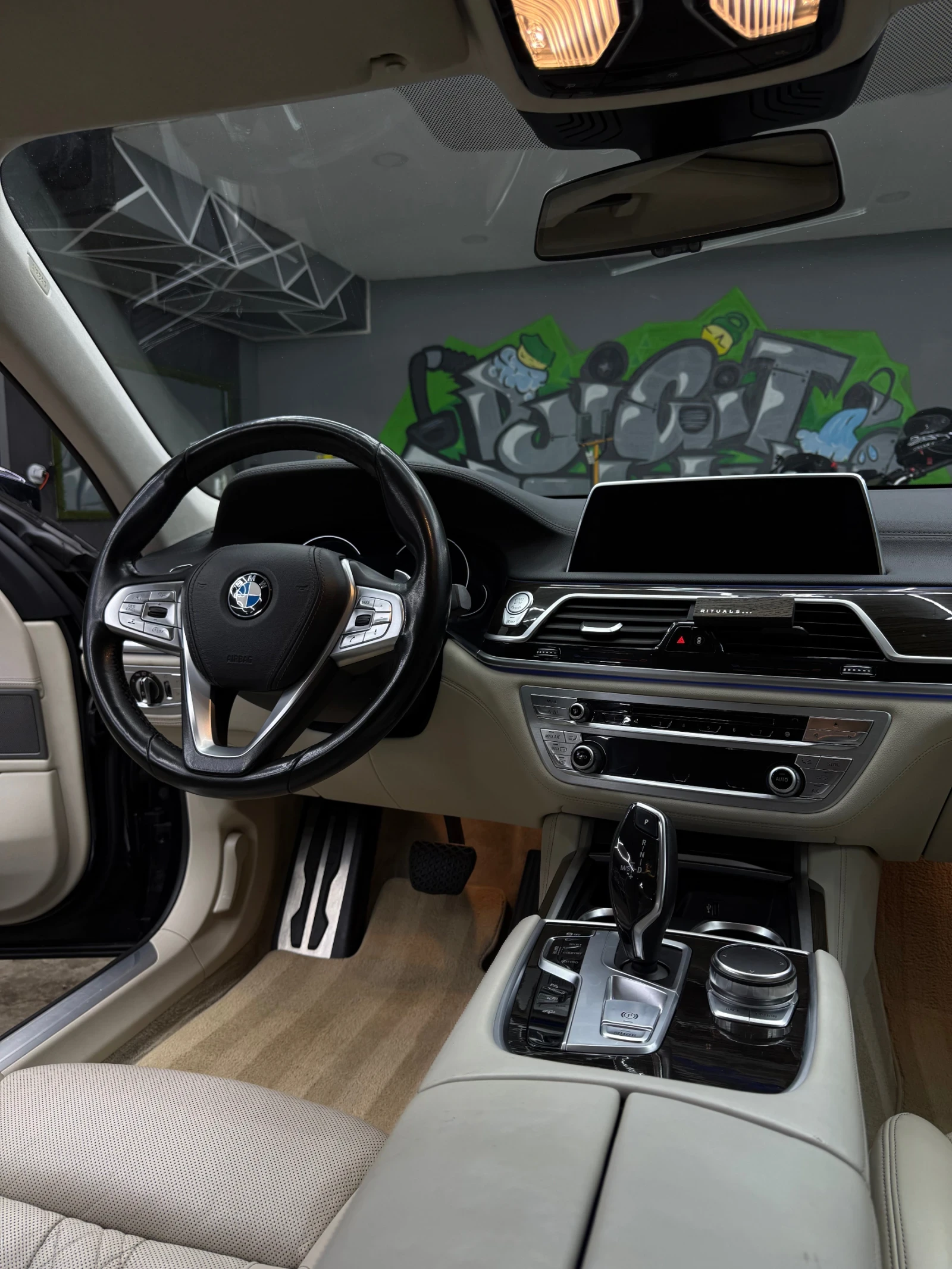 BMW 740 3xTV M-PACKET, снимка 8 - Автомобили и джипове - 56097307