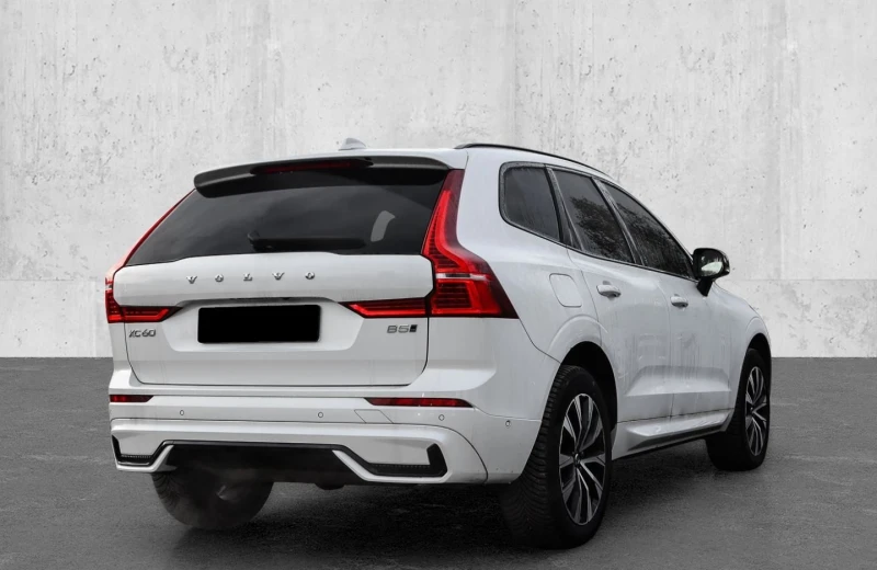 Volvo XC60 B5 AWD = Plus Dark= Гаранция, снимка 2 - Автомобили и джипове - 48102421