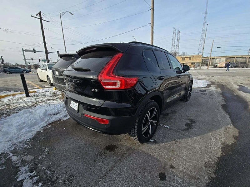 Volvo XC40 B5 Core Bright Theme, снимка 3 - Автомобили и джипове - 53201482
