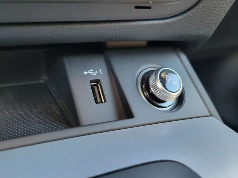 Audi Q5 * АВТО КРЕДИТ* ЦЕНА ДО БГ * СЕРВИЗНА ИСТОРИЯ * , снимка 12 - Автомобили и джипове - 53592181