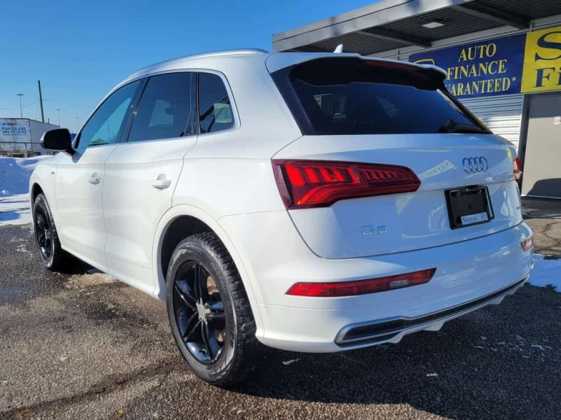 Audi Q5 * АВТО КРЕДИТ* ЦЕНА ДО БГ * СЕРВИЗНА ИСТОРИЯ * , снимка 5 - Автомобили и джипове - 53592181