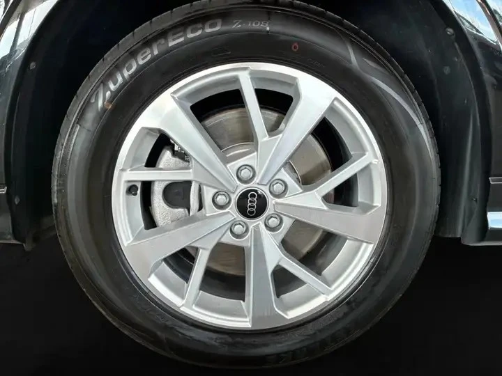 Audi Q3 Automatic, снимка 9 - Автомобили и джипове - 56002938